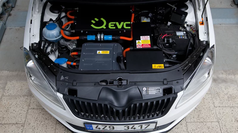 Všechny foliové etikety určené na elektrobaterie musí vydržet v extrémně náročných podmínkách automobilového provozu.