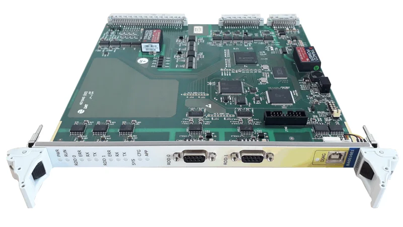 Barevná stálost a čitelnost pod světlem dopadajícím v určitém úhlu jsou jedny ze specifických požadavků.