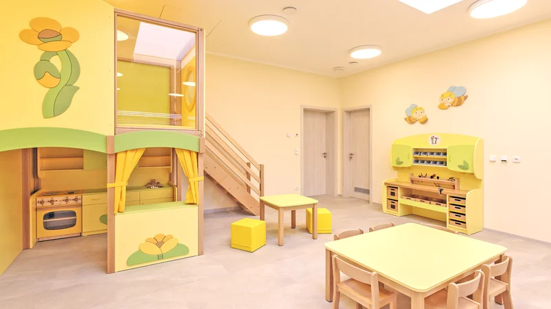 Značení LOKKI zdobí dětský nábytek školky ve Zbůchu.