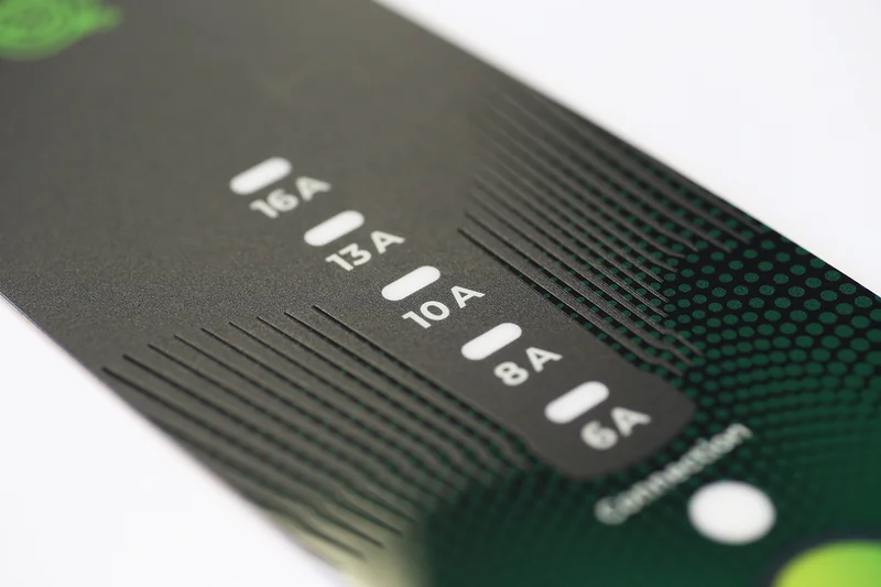 strukturální lak na povrchu fóliové klávesnice