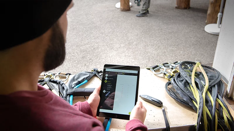 Die Gear Pilot App erlaubt die schnelle Verwaltung der PSA für Verleiher, erleichtert Prüfung und Dokumentation der Ausrüstung und liefert das Know-How rund um Gurte und Seile.