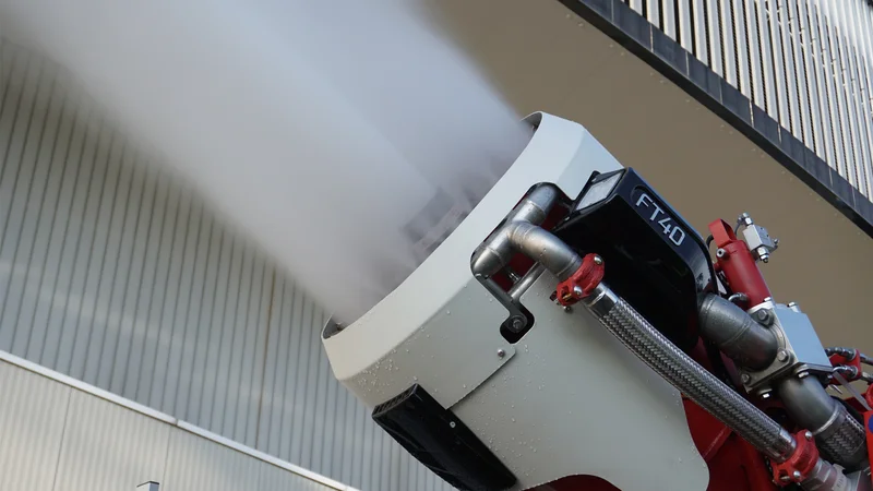 Hochwertiges CHROMOTION® FT40 Marken-Emblem auf einer Turbine im Außeneinsatz