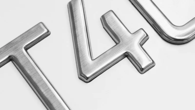 Detailansicht CHROMOTION® Premium Line Kunststoffschriftzug FT40 mit 3D-Effekt