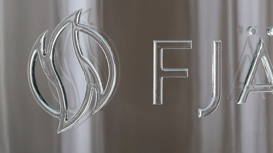 CHROMOTION® Transparent: Edle Kennzeichnung von Glas, Flaschen und Flacons