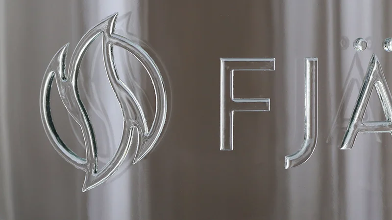 CHROMOTION® Transparent: Edle Kennzeichnung von Glas, Flaschen und Flacons
