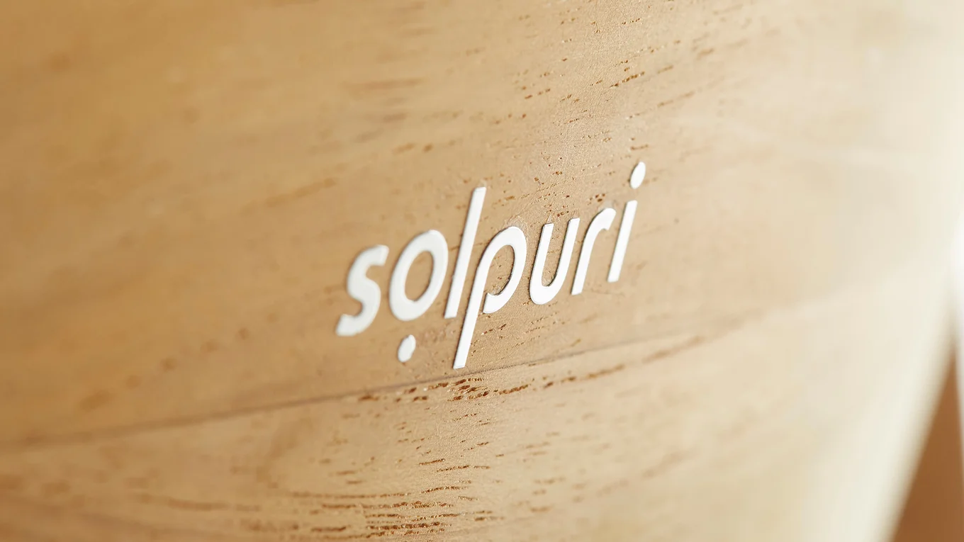 Keine Kompromisse: Die edlen Schriftzüge von solpuri sind aus hochfeinen Finochrom von RATHGEBER