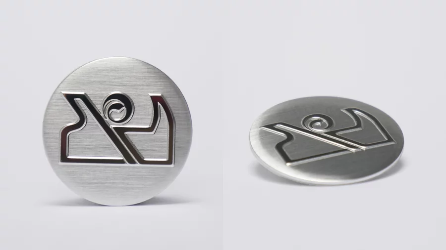 Neue Veredelungsoptionen | Aluminiumschilder 3D mit konturenscharfer Prägung