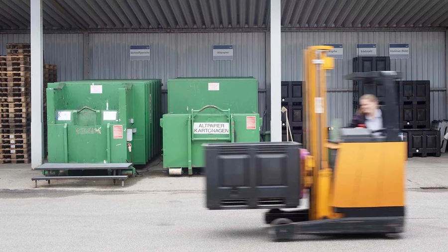 Effiziente Stofftrennung - recyclebaren bzw. nicht recyclebar