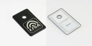 Emblém RFID/NFC: přední a zadní strana s integrovaným čipem