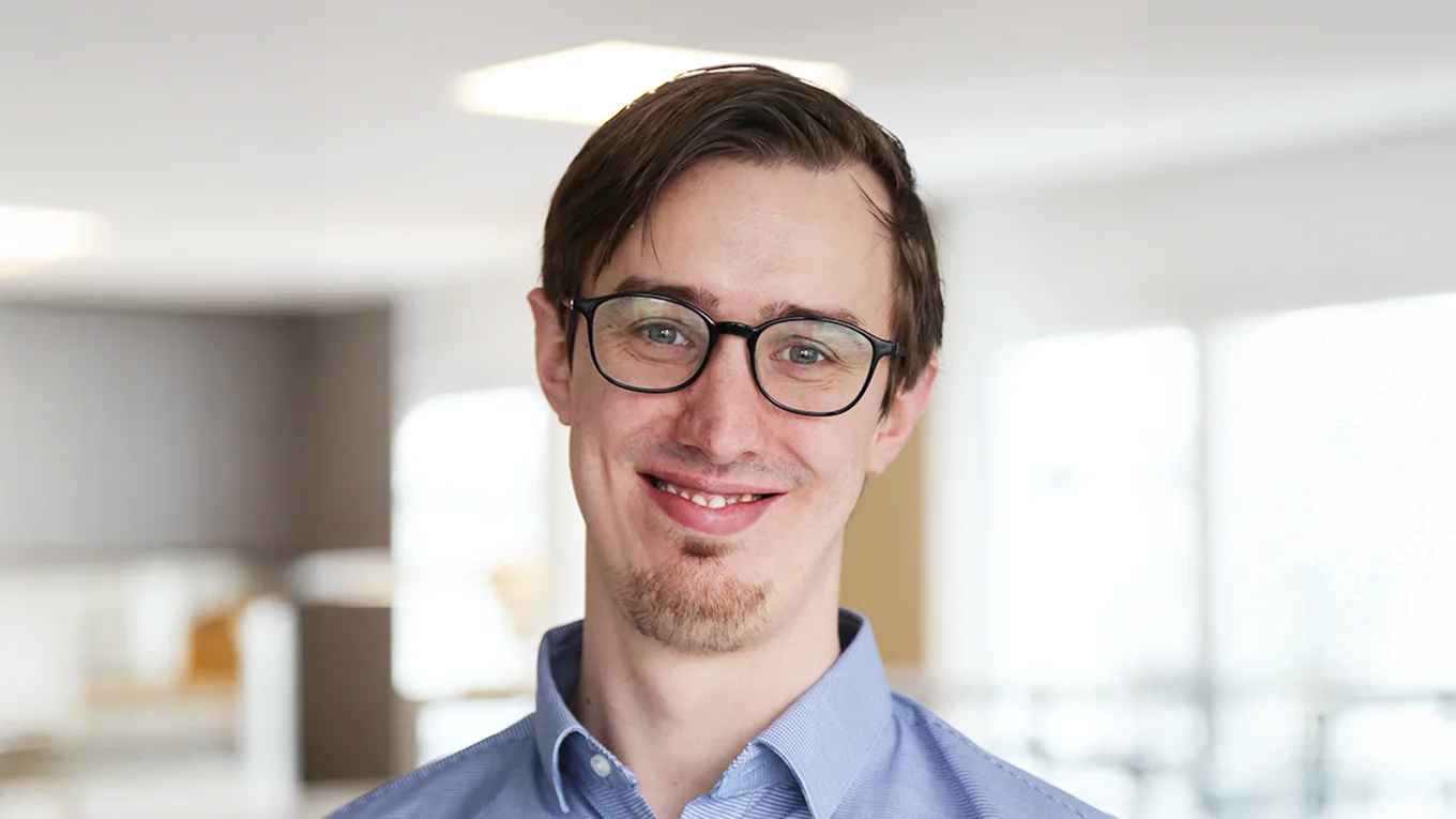 Alex Decker, smart-TEC